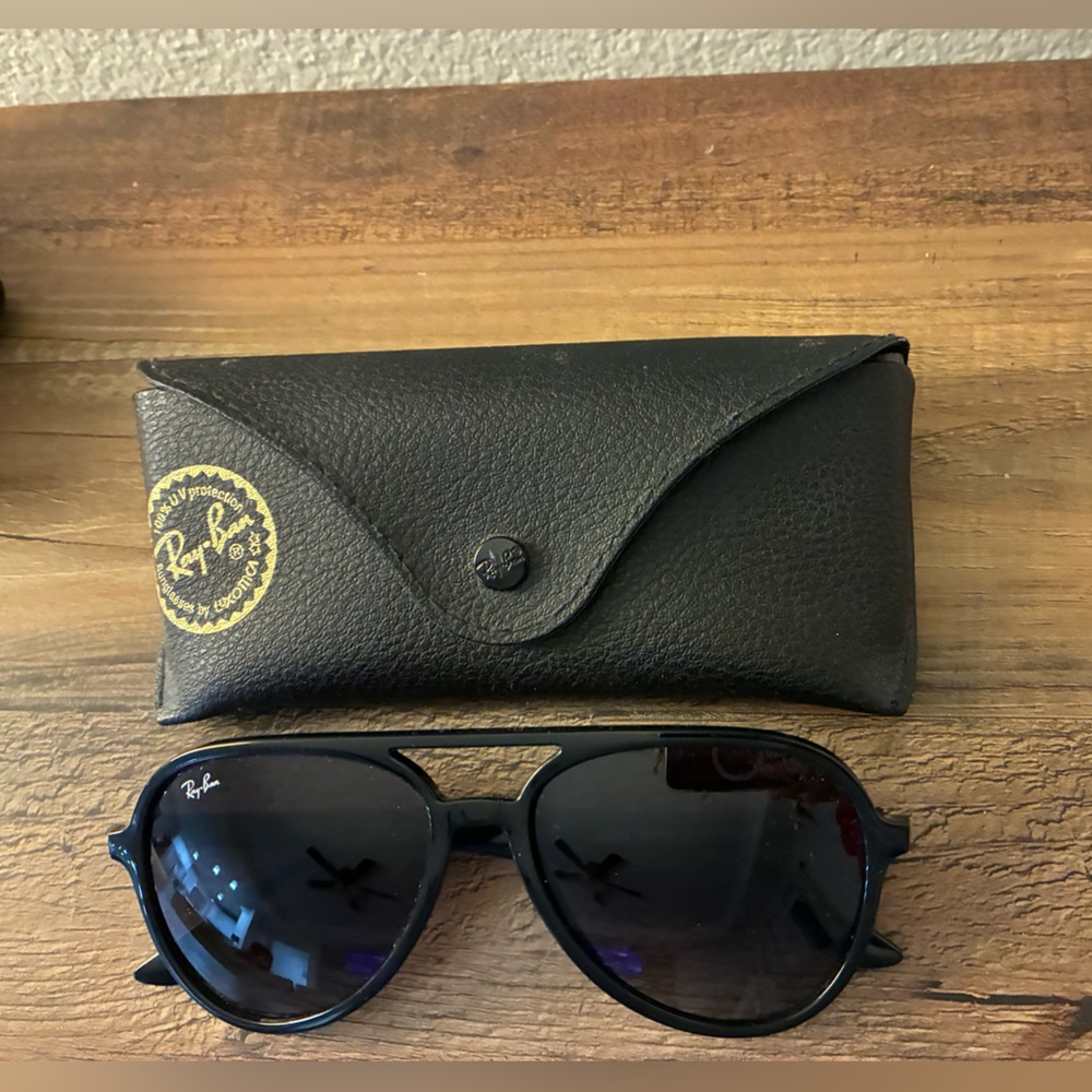 Ray-Ban Classic Black Sunglasses with Case